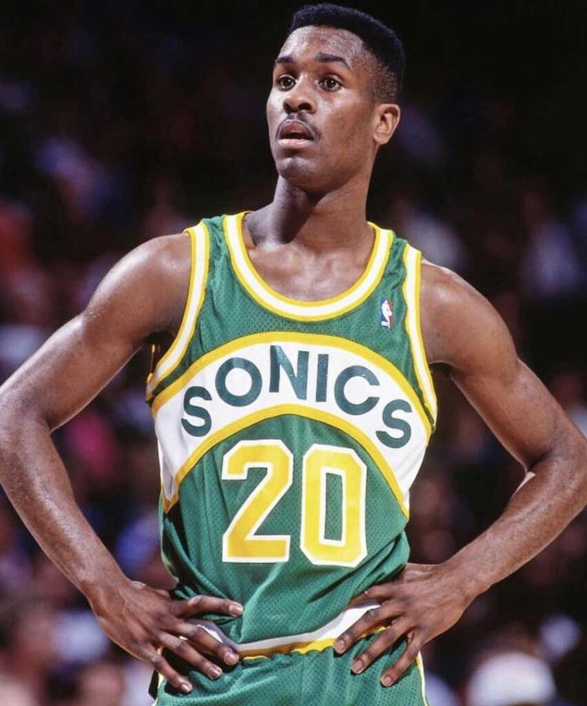 Gary Payton vestindo a camisa do Seattle SuperSonics